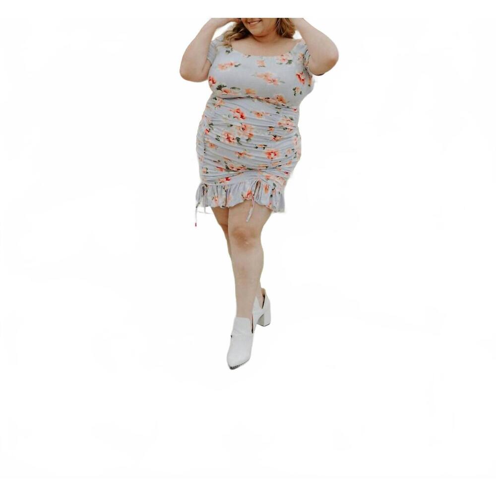NEW CURVE MARKET show me love floral mini dress - plus in grey